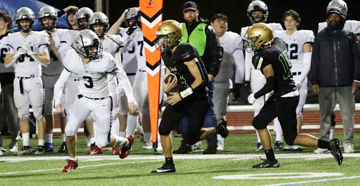 a Jesuit Lake Oswego football Oregon November 3 2023 Dan Brood 49